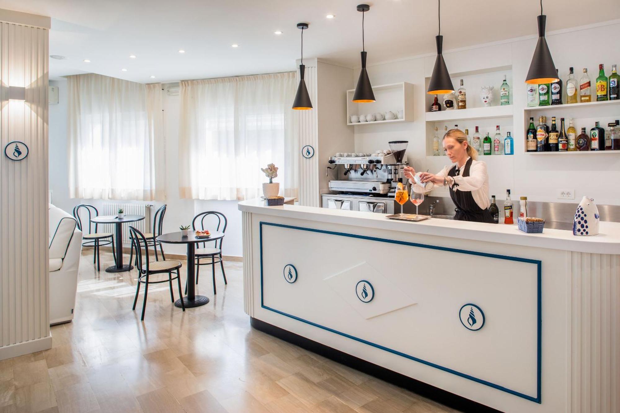 Hotel Tritone Laigueglia Dış mekan fotoğraf