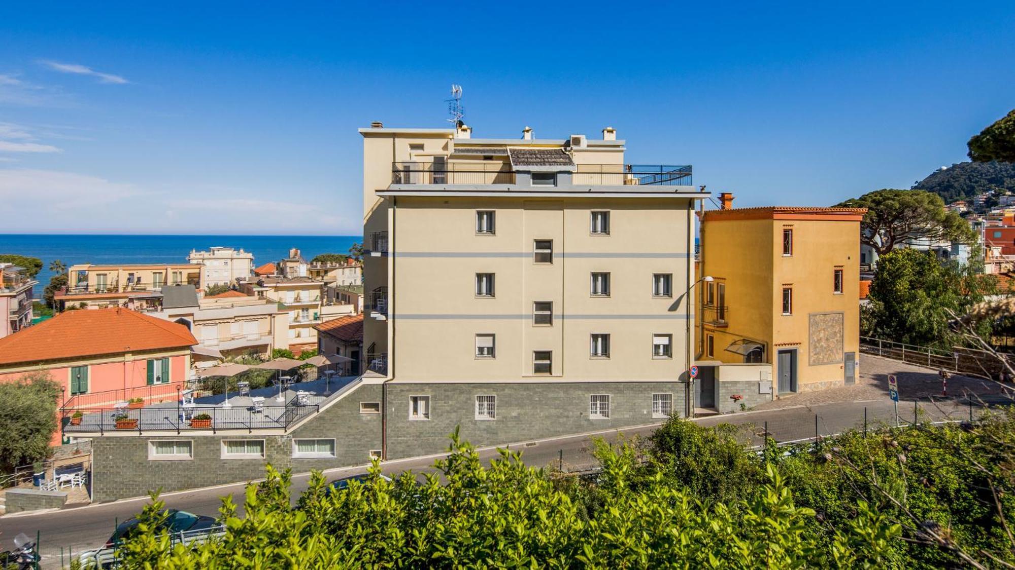 Hotel Tritone Laigueglia Dış mekan fotoğraf