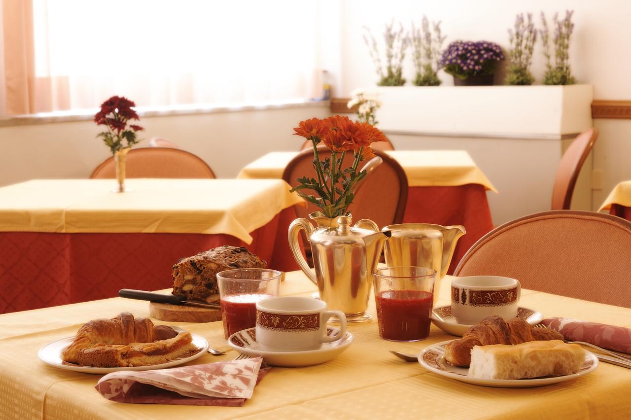 Hotel Tritone Laigueglia Dış mekan fotoğraf